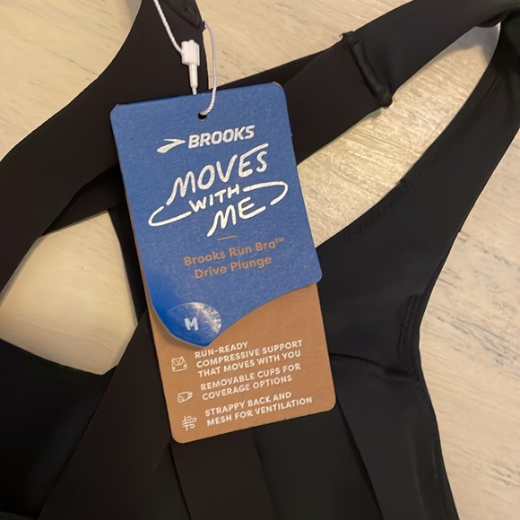 Brooks Run Bra Drive Plunge - Picture 4 of 4